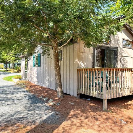 Lake Pleasant Cabin On 3 Acres With Kayaks And Beach! Экстерьер фото